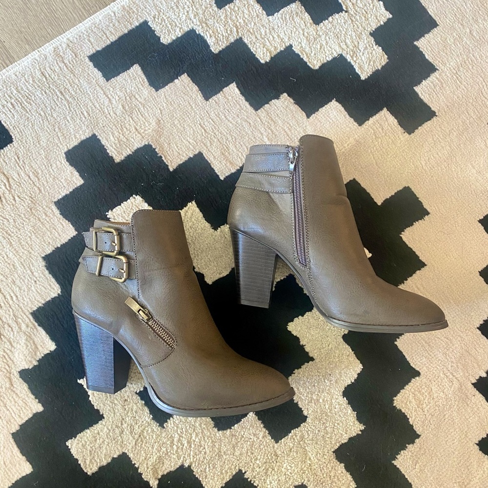 Stone Color Heeled Booties